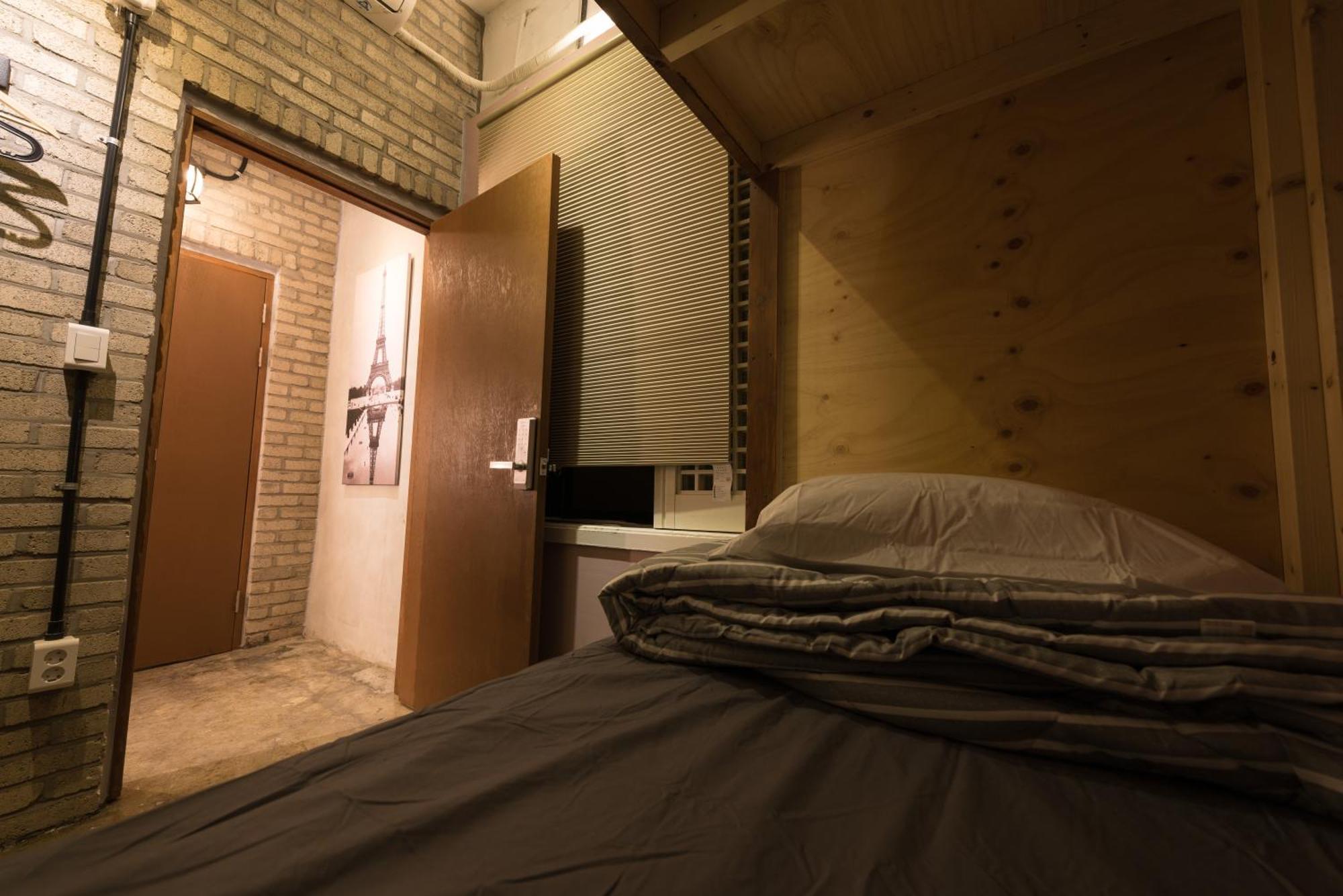 Inno Hostel & Pub Lounge Hongdae Seoul Bagian luar foto