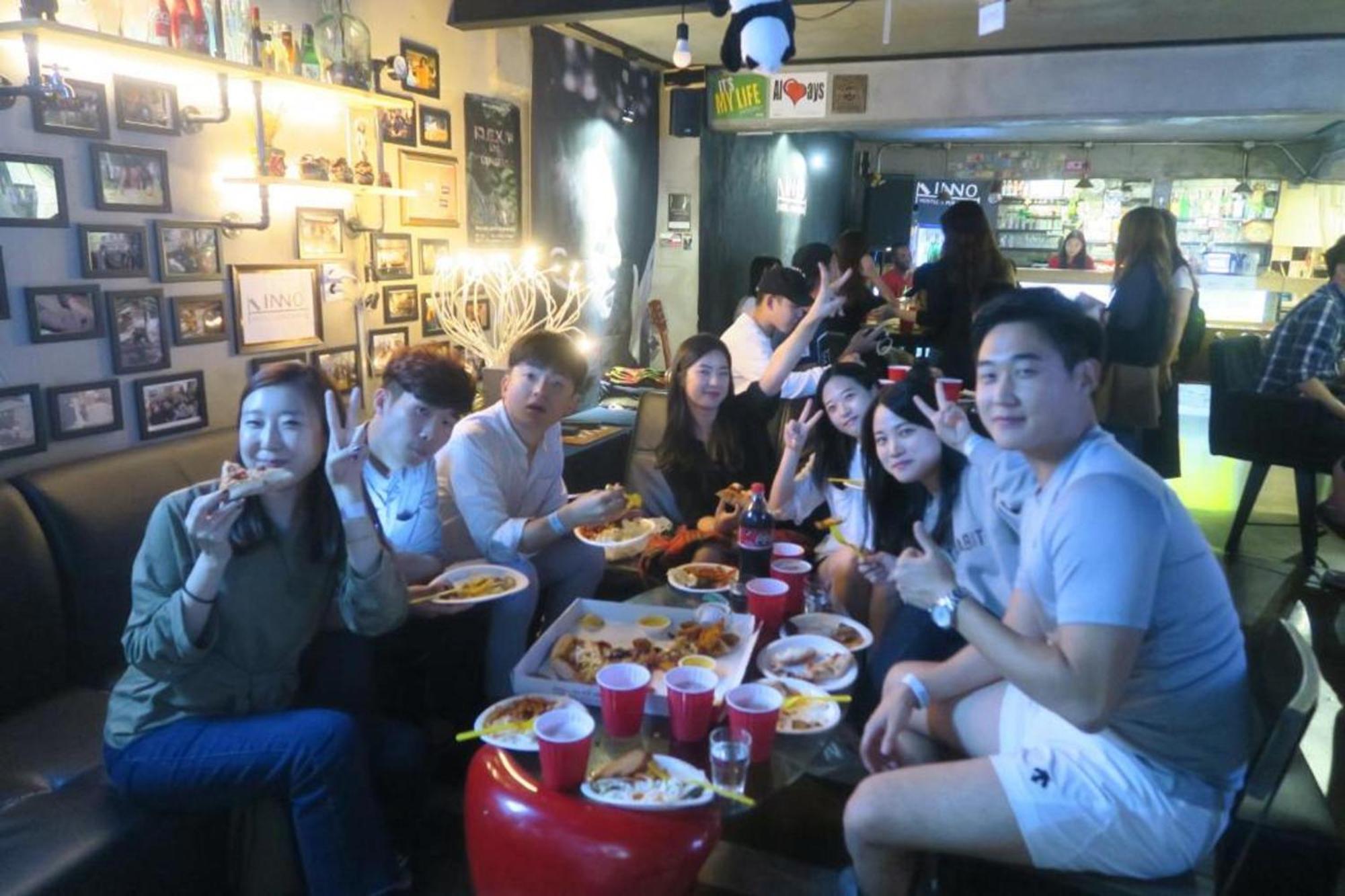 Inno Hostel & Pub Lounge Hongdae Seoul Bagian luar foto