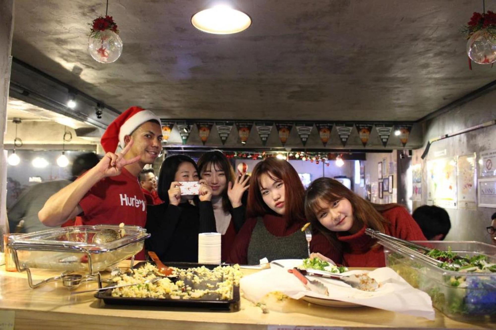 Inno Hostel & Pub Lounge Hongdae Seoul Bagian luar foto