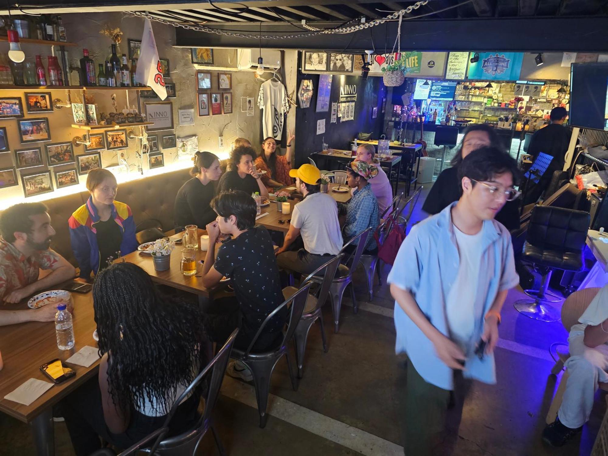 Inno Hostel & Pub Lounge Hongdae Seoul Bagian luar foto