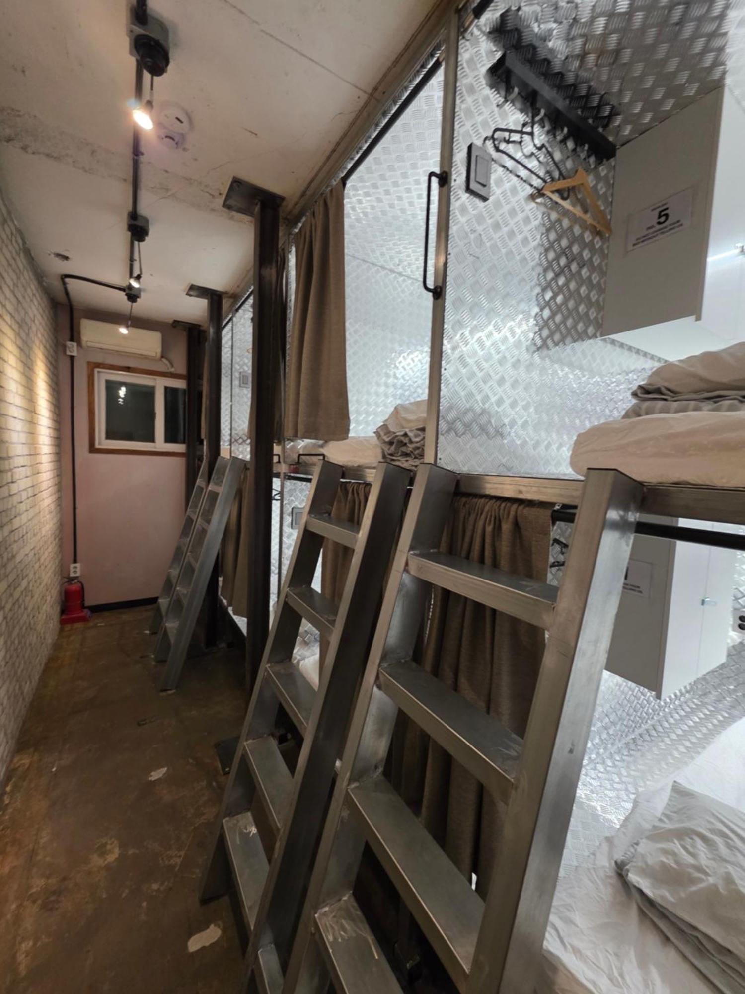 Inno Hostel & Pub Lounge Hongdae Seoul Bagian luar foto